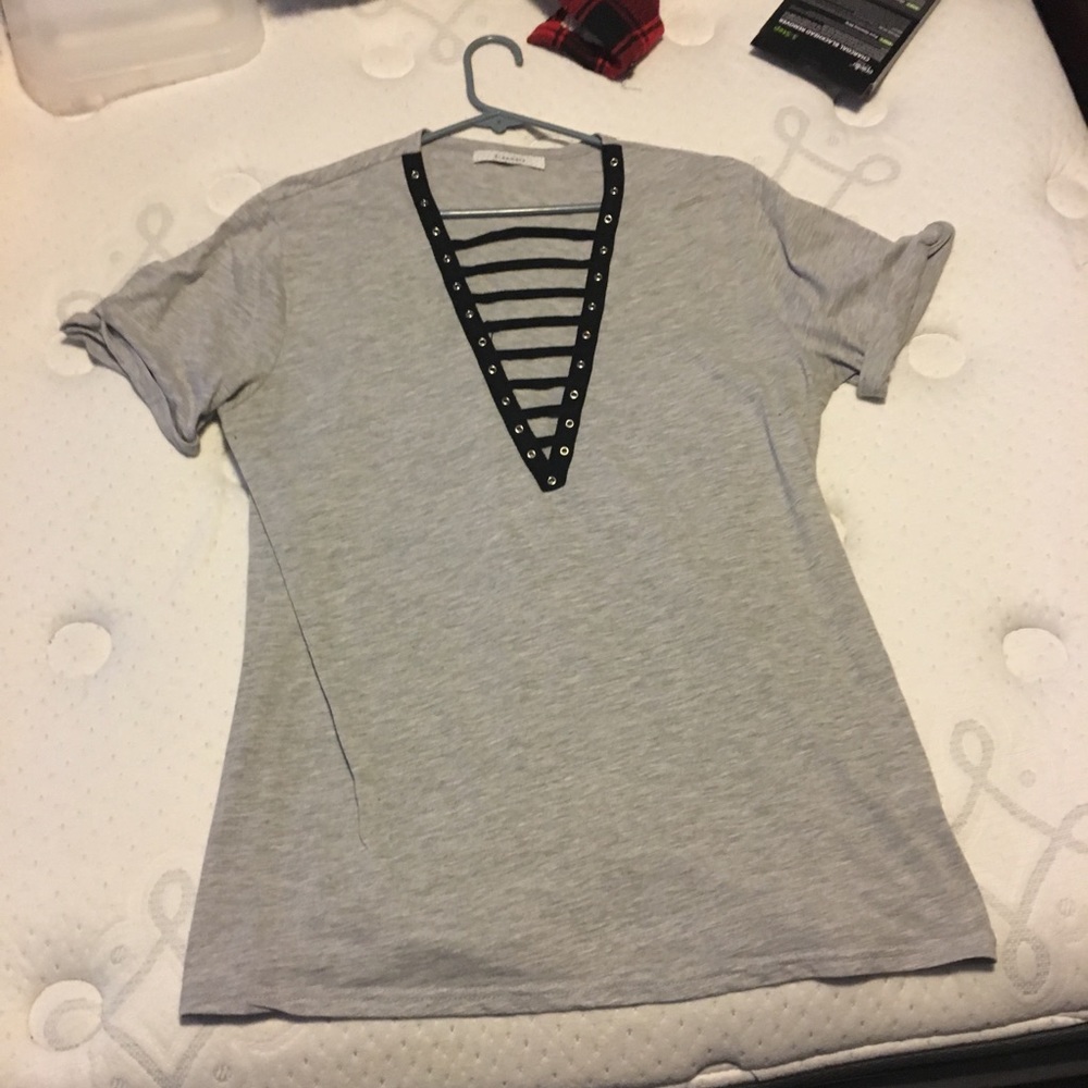 Rivet cutout oversized T